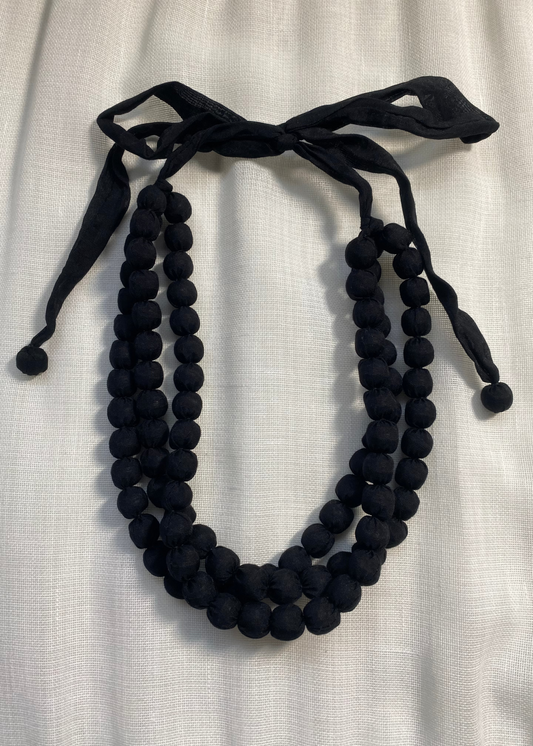 Gargantilla tres vueltas bolitas